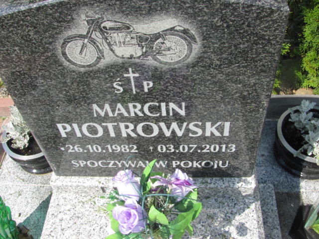 Marcin Piotrowski 1982 Wałbrzych - Grobonet - Wyszukiwarka osób pochowanych